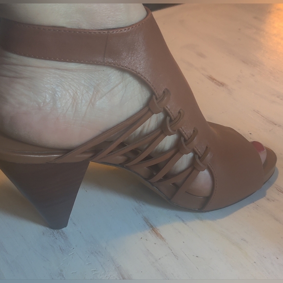 TREASURE & BOND Women's Brown Sandals - Picture 7 of 13